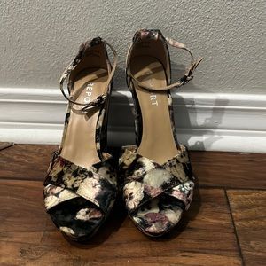 Report Lorna Velvet floral block heel sandal